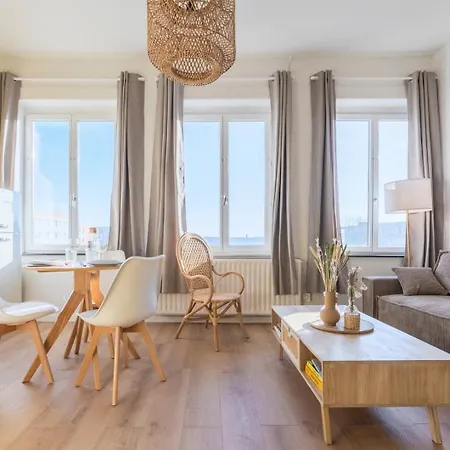 Centre Equipped Metro At 50m