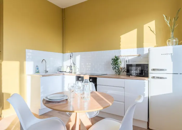 Appartement Centre Equipped Metro At 50m